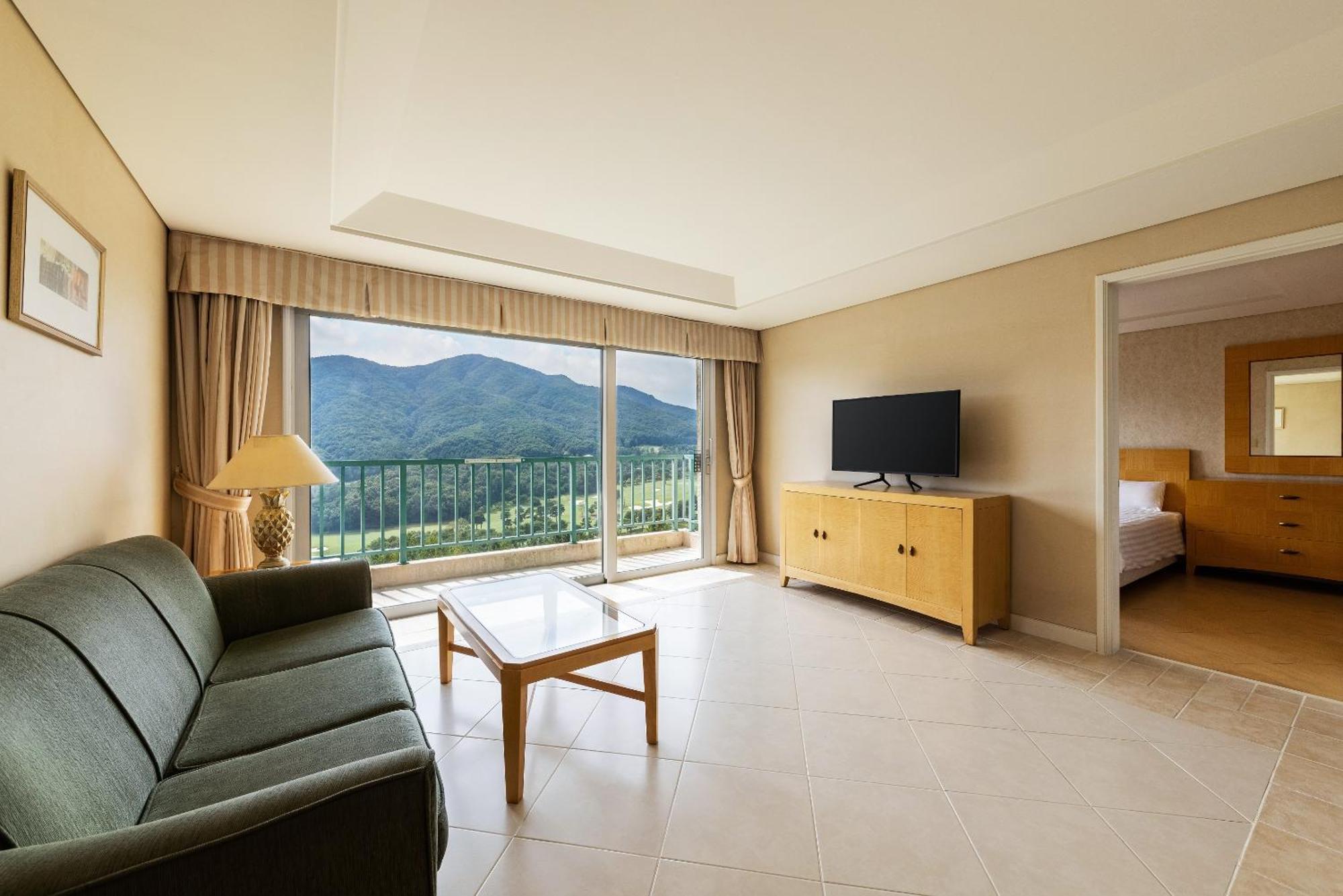 Oak Valley Resort Wonju Exterior photo