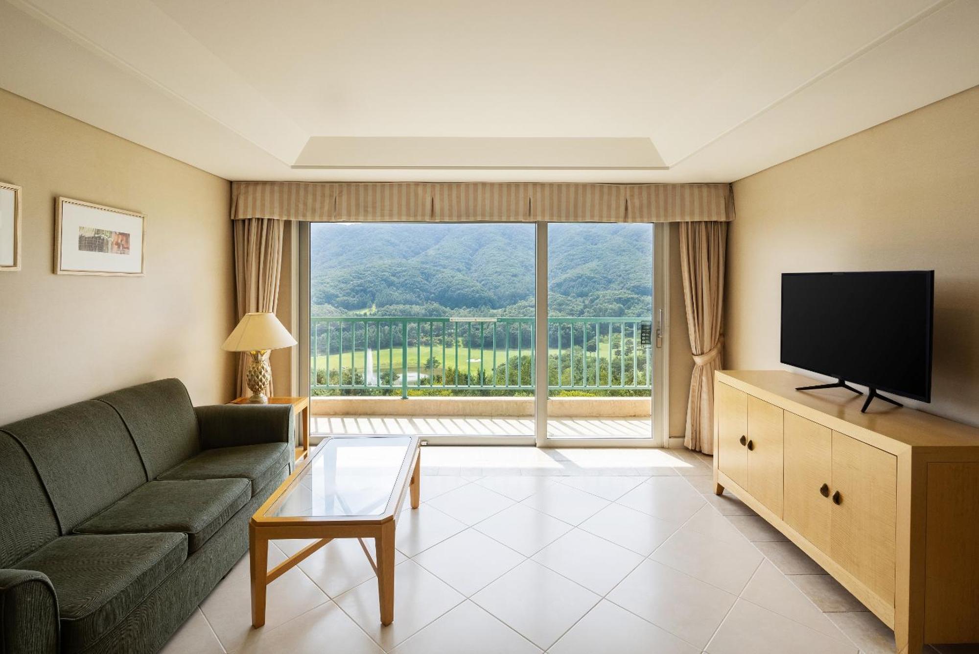 Oak Valley Resort Wonju Exterior photo